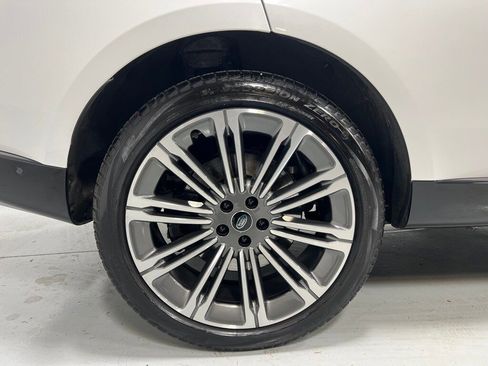 Used 2024 Land Rover Range Rover Long Wheelbase SE image 15