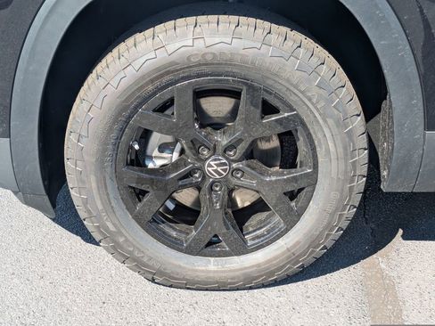 New 2026 Volkswagen Atlas Peak Edition image 11