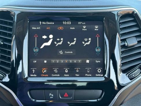 Used 2020 Jeep Cherokee Limited AWD/4WD image 28