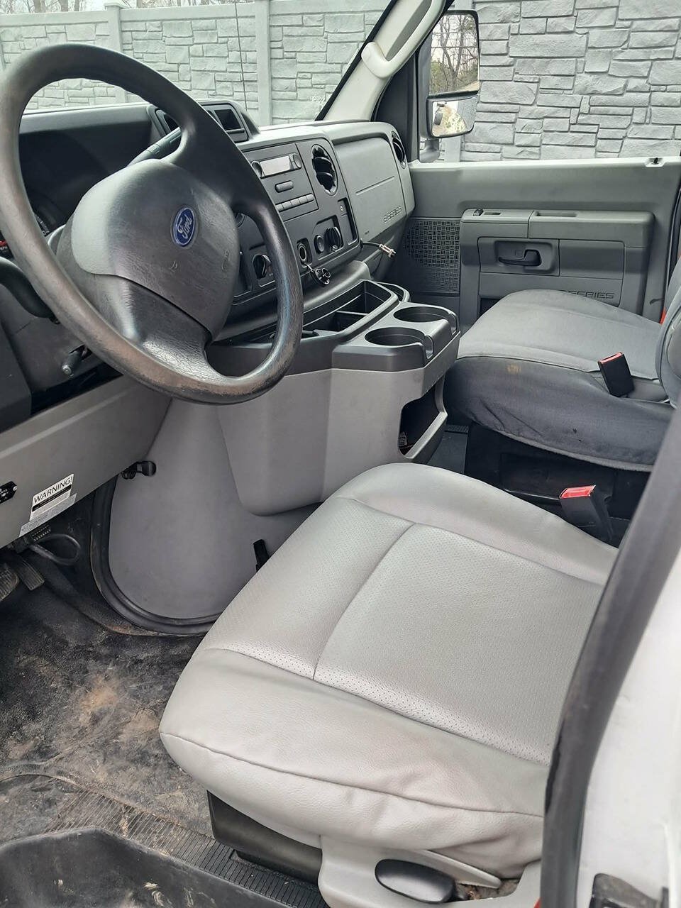 Used 2018 Ford E-450 and Econoline 450 Super Duty w/ Power Windows & Locks Group RWD image 4