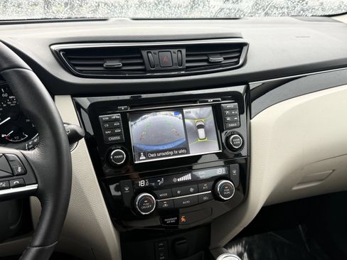 Used 2018 Nissan Rogue Sport SL AWD/4WD image 37