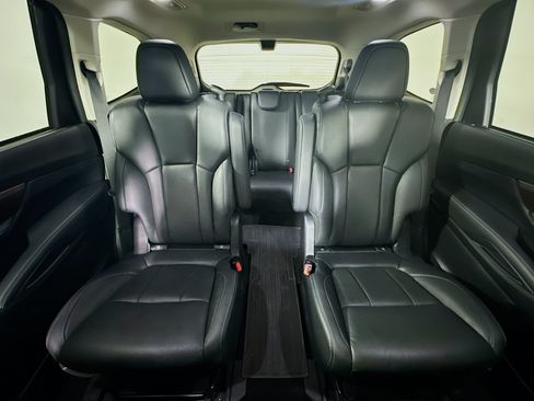 Used 2023 Subaru Ascent Touring AWD/4WD image 30