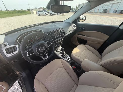 Used 2018 Jeep Compass Sport AWD/4WD image 12