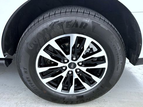 Used 2025 Ford Expedition Platinum AWD/4WD image 28