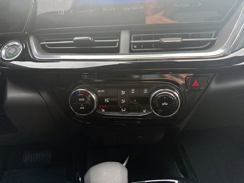 Used 2026 Chevrolet Trax RS image 19