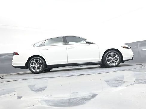 Used 2024 Honda Accord EX image 29