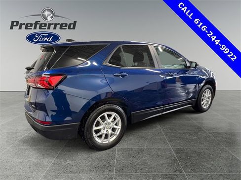 Used 2022 Chevrolet Equinox LS w/ LS Convenience Package image 17