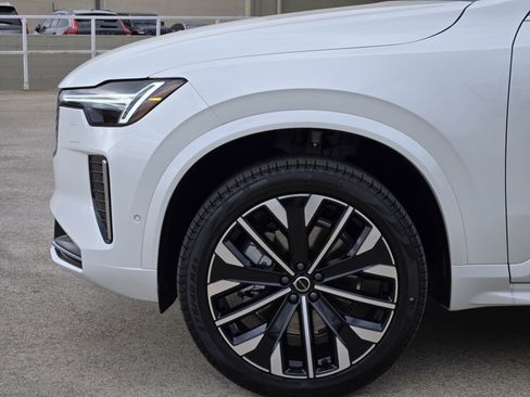 New 2026 Volvo XC90 B6 Ultra image 11