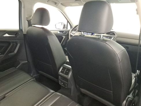 Certified 2022 Volkswagen Tiguan SE image 22