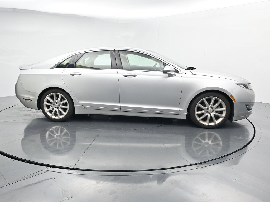 Used 2014 Lincoln MKZ w/ Equipment Group 101A Select FWD image 9