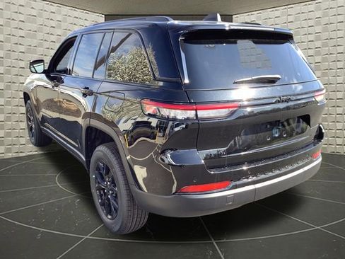 New 2025 Jeep Grand Cherokee 4WD image 6