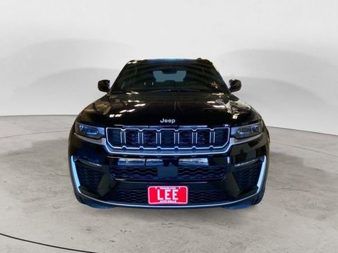 New 2026 Jeep Grand Cherokee Limited AWD/4WD image 8