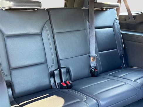 Used 2023 Chevrolet Suburban Premier image 30