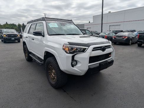 Used 2020 Toyota 4Runner Venture w/ Moonroof Package AWD/4WD image 7