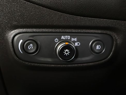 Used 2021 Chevrolet Equinox LT image 39