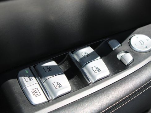Used 2017 BMW 750i RWD image 14