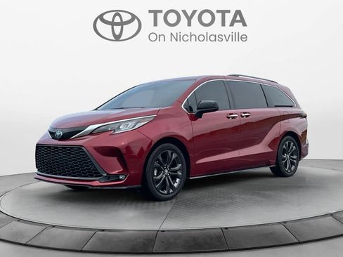 Used 2024 Toyota Sienna XSE w/ XSE Plus Package FWD image 1