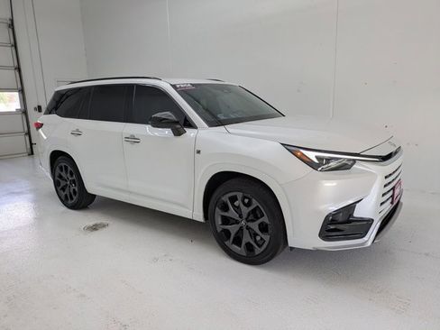 Used 2025 Lexus TX 500h AWD w/ Technology Package image 3