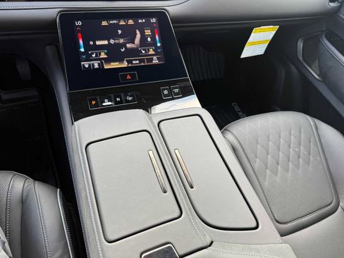 New 2026 INFINITI QX80 Autograph w/ Premium Cargo Package image 19