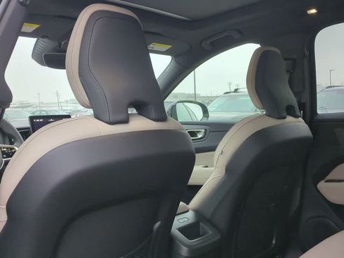 Used 2026 Volvo XC60 B5 Plus w/ Protection Package Premier AWD/4WD image 17