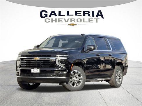 New 2026 Chevrolet Suburban LT w/ Comfort Package image 2