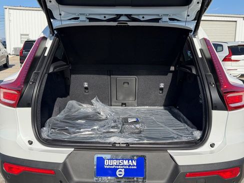 New 2026 Volvo XC40 B5 Ultra w/ Protection Package Premier image 15