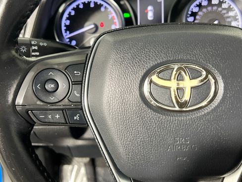 Used 2019 Toyota Camry SE w/ Convenience Package FWD image 19