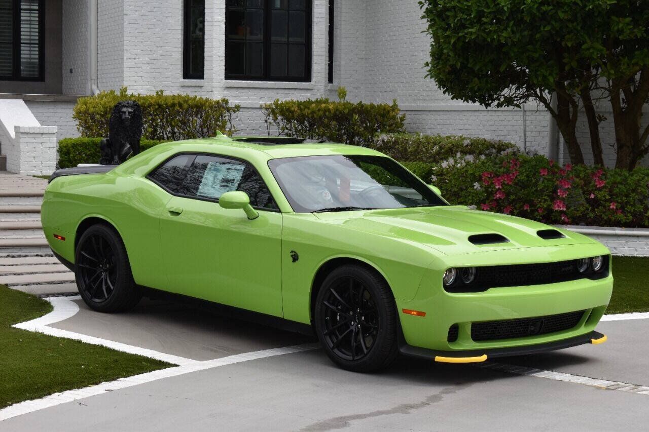 Used 2023 Dodge Challenger SRT Hellcat RWD image 1