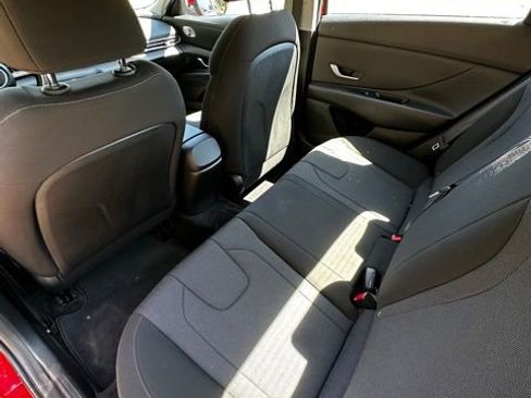 Certified 2023 Hyundai Elantra SE FWD image 14
