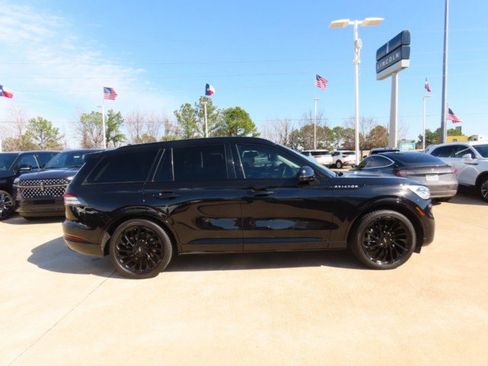 Certified 2023 Lincoln Aviator Reserve w/ Equipment Group 201A image 8