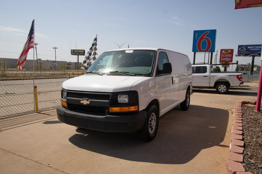 Used 2014 Chevrolet Express 2500 RWD image 4