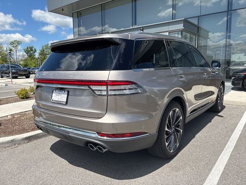 Used 2020 Lincoln Aviator Reserve w/ Equipment Group 202A AWD/4WD image 24