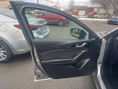 Used 2016 MAZDA MAZDA3 i Sport image 9