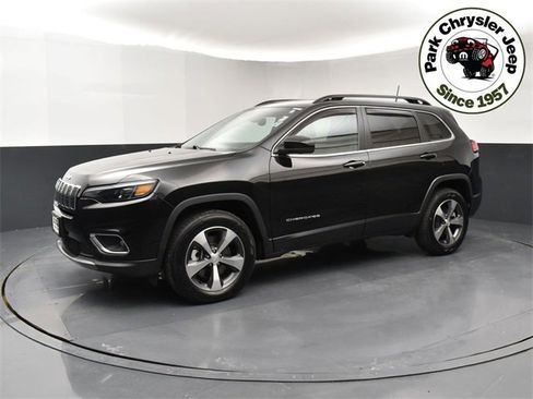 Used 2022 Jeep Cherokee Limited image 3