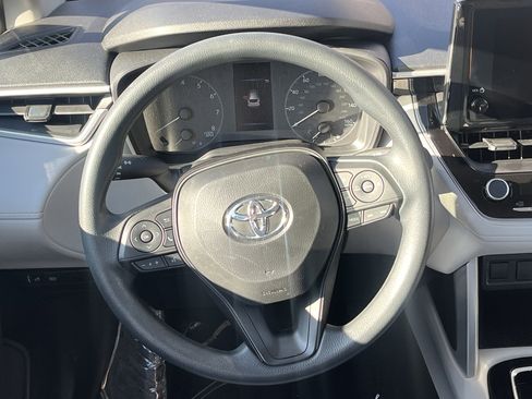 Certified 2025 Toyota Corolla Cross L image 21
