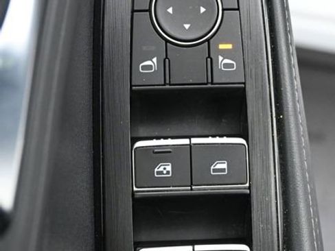 Used 2024 Nissan Rogue SL image 12