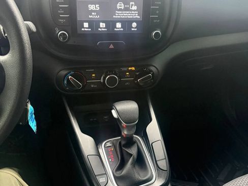 Used 2021 Kia Soul LX FWD image 13