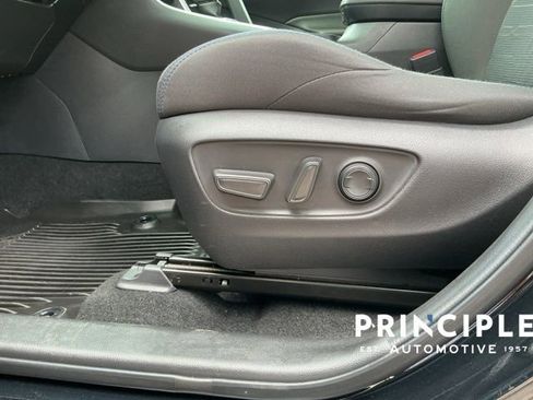 Used 2022 Toyota RAV4 SE image 26