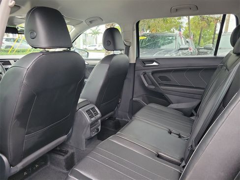 Certified 2023 Volkswagen Tiguan SE image 7