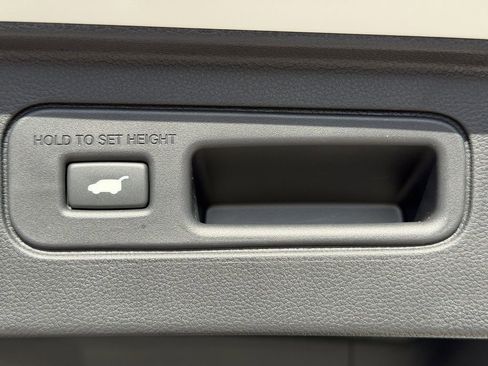 New 2025 Honda Pilot Touring image 10