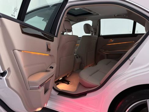 Used 2016 Mercedes-Benz E 350 4MATIC Sedan w/ Premium Package image 21