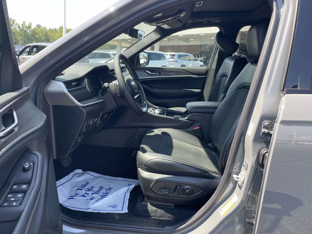 New 2027 Jeep Grand Cherokee 4WD image 25