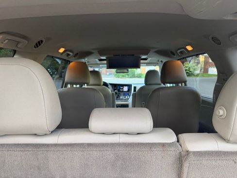 Used 2015 Toyota Sienna XLE Premium AWD/4WD image 7
