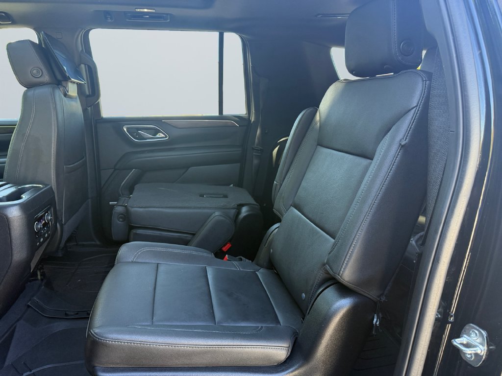 Used 2024 Chevrolet Suburban Z71 w/ Luxury Package AWD/4WD image 13