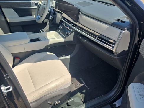 Used 2024 Hyundai Santa Fe Limited AWD/4WD image 13