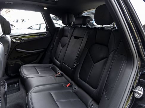 Certified 2026 Porsche Macan AWD/4WD image 46