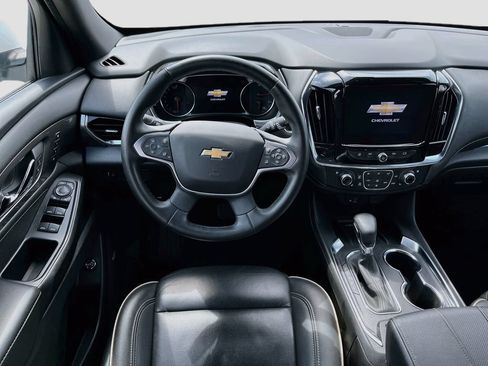 Used 2023 Chevrolet Traverse Premier FWD image 24