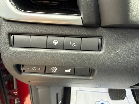 Used 2025 Nissan Rogue SL w/ SL Premium Package AWD/4WD image 16