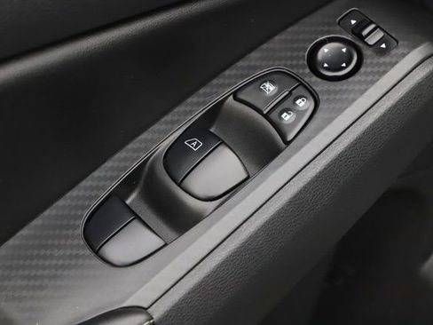 Used 2024 Nissan Altima 2.5 SV image 15