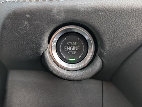 Used 2025 Chevrolet Suburban Z71 w/ Comfort Package image 36